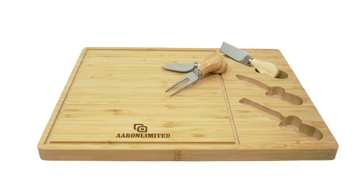 Bamboo Cheeseboard with 3 Utensils - Natural